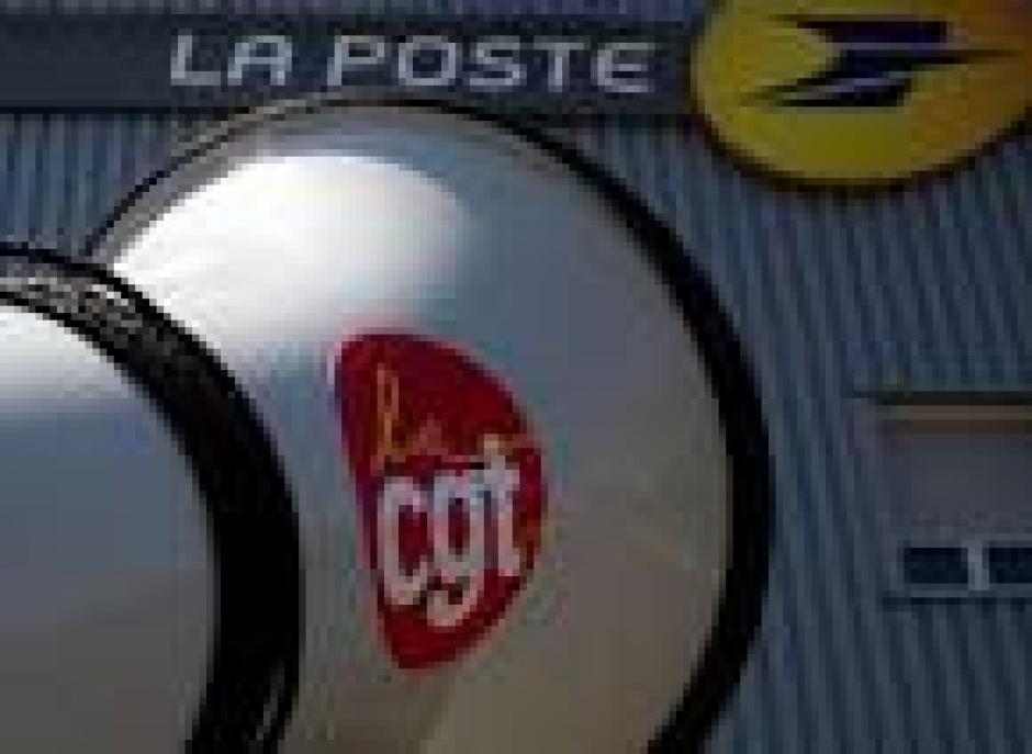 Services publics La Poste en grève à Villeneuve